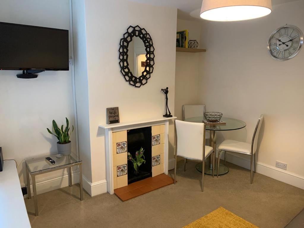 The Salisbury Townhouse Apartment Bagian luar foto